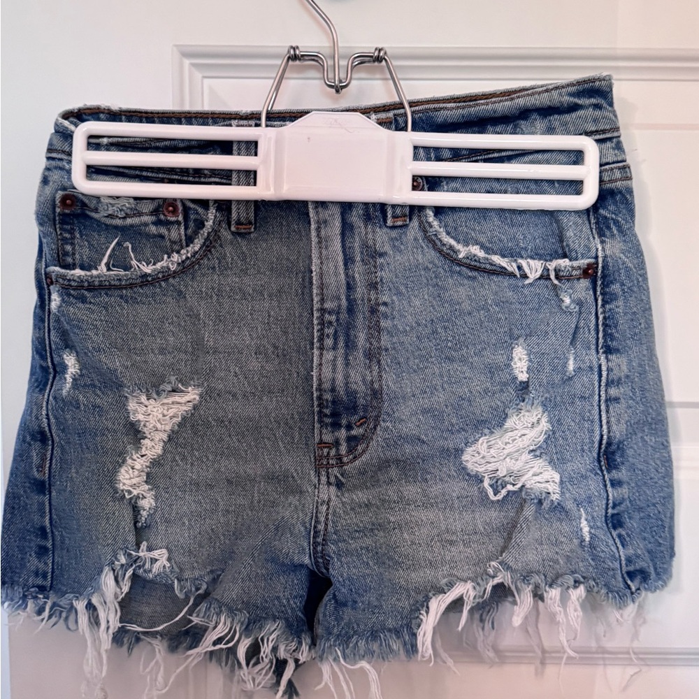 Abercrombie & Fitch Blue High Rise Mom Jean Distressed Vintage Style